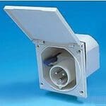 Mains Hook-Up Flush Square Inlet